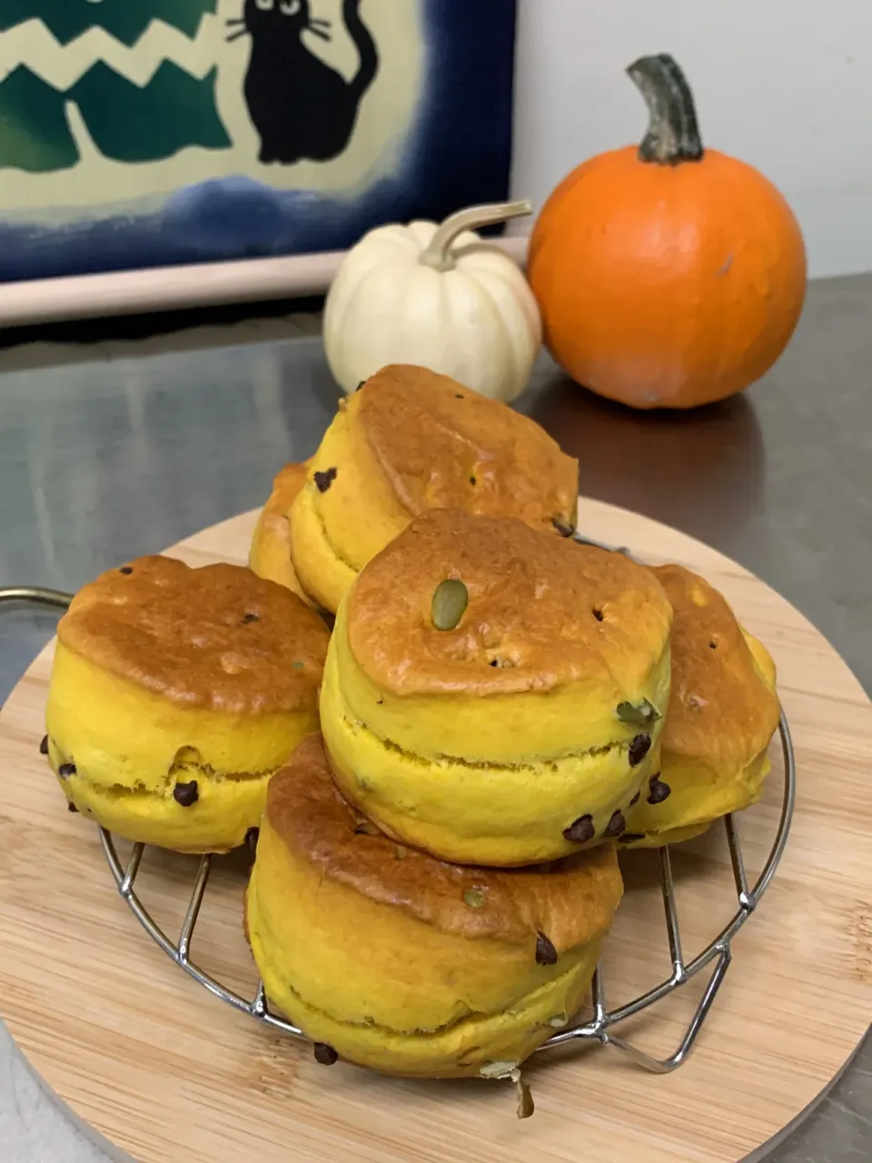 かぼちゃスコーン〜かぼちゃの種とチョコチップ|ちかさん