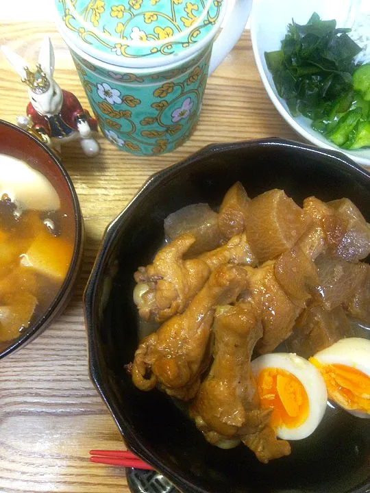 Snapdishの料理写真:'22．10/12
今夜は作りおきの手羽中大根😋|たえさん