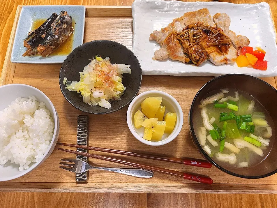 Snapdishの料理写真:ポークソテーきのこソースがけ|mimico_mayleenさん