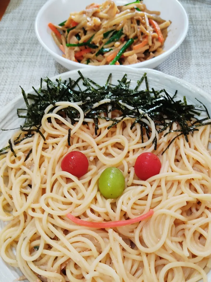 たらこスパゲティを食べながら

これから宮崎県の延岡市に向かいます。
久しぶりの飛行機なので、少しワクワクしています。
今日はほとんど移動ばかりだけど...さて知らない土地でどんなことがありますやら。|Rピージャーさん