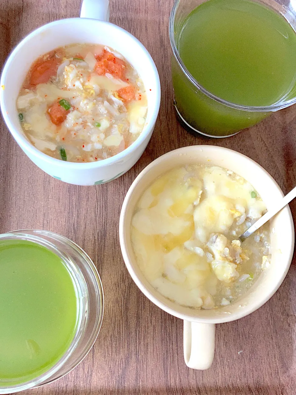 Snapdishの料理写真:姪っ子作🌸舞茸と豆腐のたまご雑炊🥚チーズトッピング🧀私は明太チーズ♡|gunlove❤さん