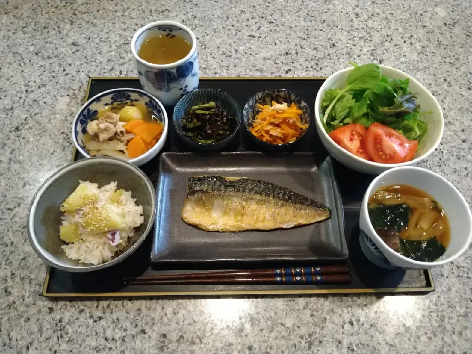 Snapdishの料理写真:塩サバとさつまいもご飯|あきたくママさん