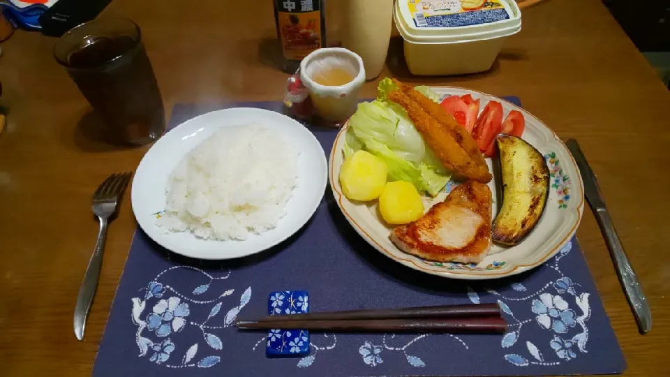 Snapdishの料理写真:ポークとなすのソテー&ししゃものフライ(夕飯)|enarinさん