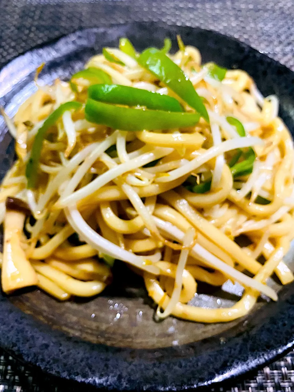 ニンニク醤油&生姜で焼きうどん|栃倉 直人さん