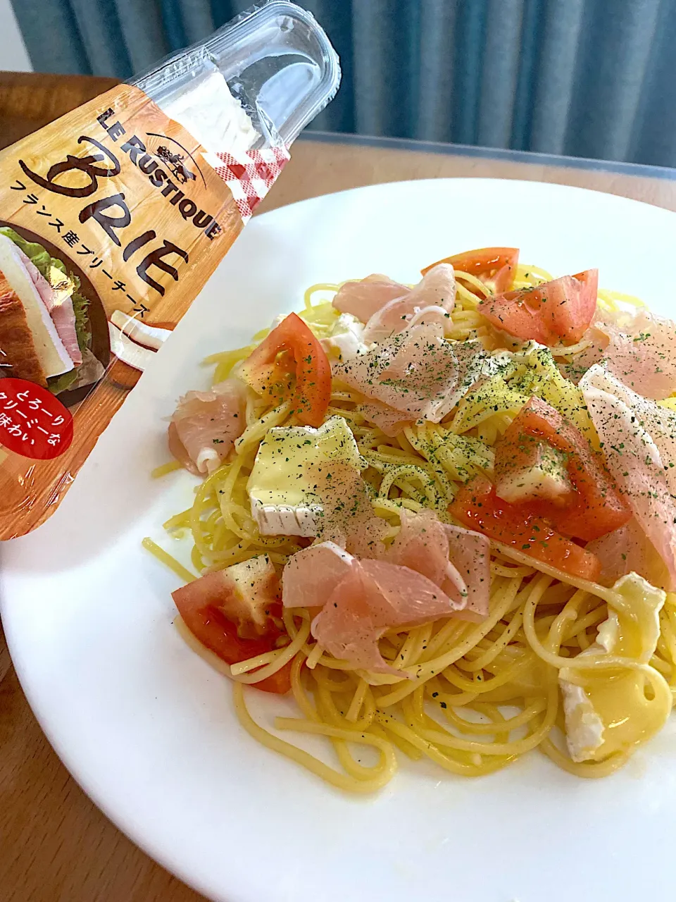 ルスティックブリー🧀と生ハムトマトパスタ🍅|かおちゃんさん