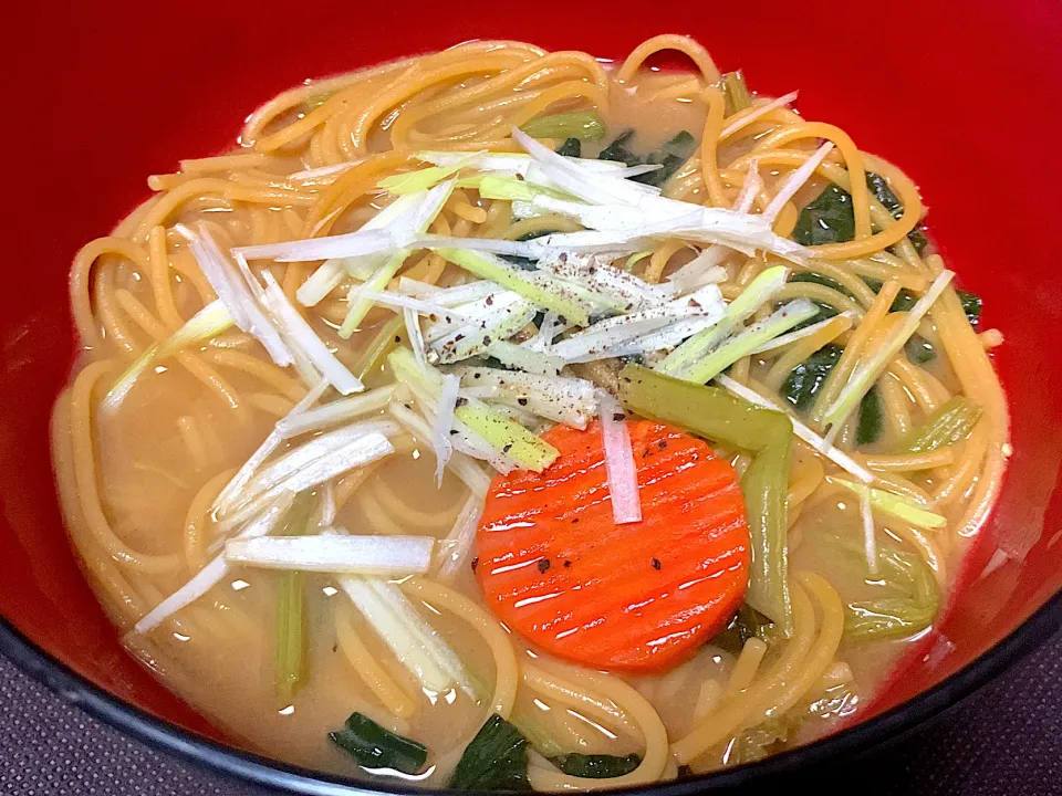 Snapdishの料理写真:ZENBヌードルで野菜だし味噌麺🍜|yumyum😋さん