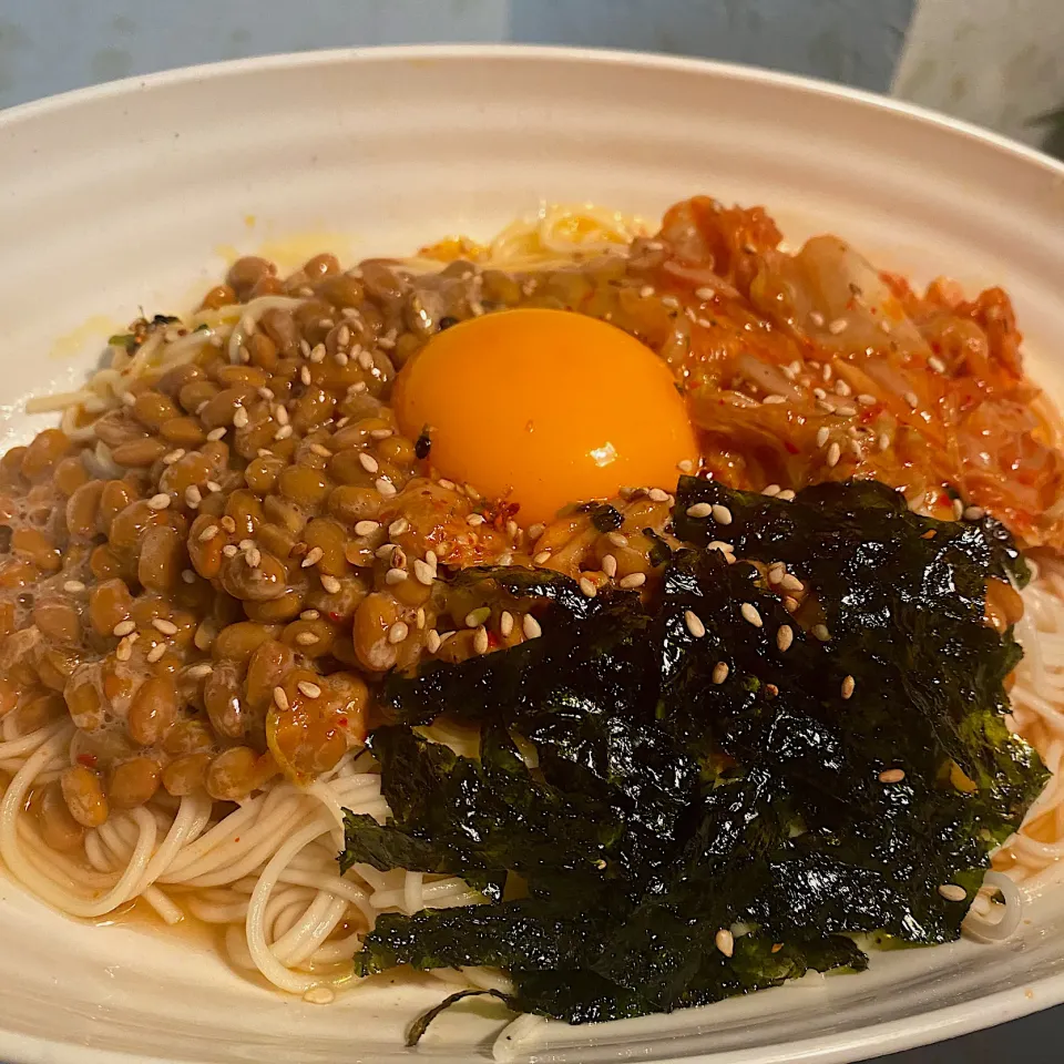 Snapdishの料理写真:📍簡単韓国風納豆そうめん|すがさん