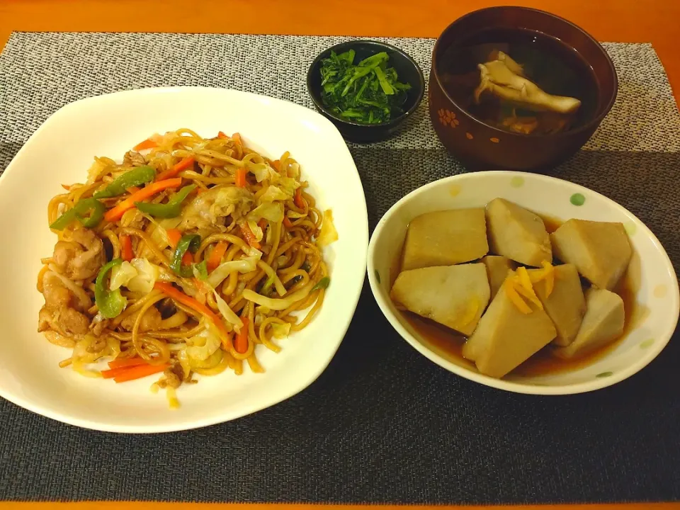 ☆焼きそば
☆里芋頭煮
☆浅漬け
☆舞茸すまし汁|chikakoさん