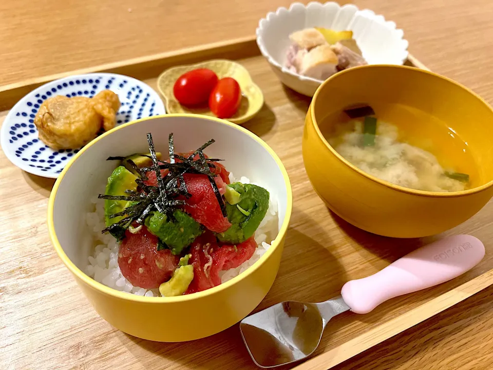 ごま油香るマグロアボカド丼　むすこごはんよる|かぼちゃんさん