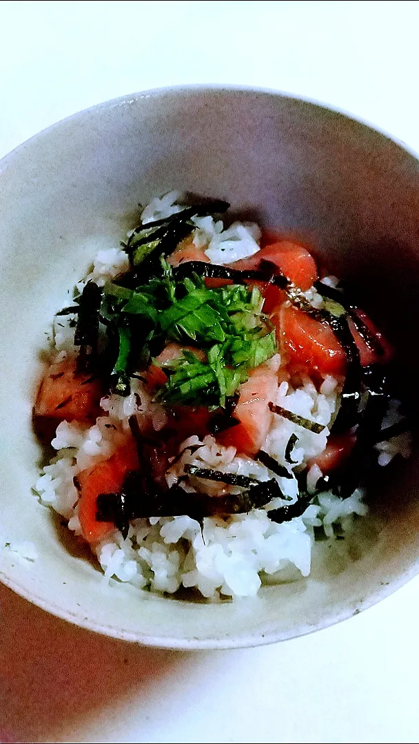 海鮮丼
大とろ　のり　セロリの🌿
刺み醤油　みりん
わさび|みやちゃんさん