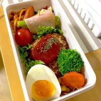 Snapdishの料理写真:ハンバーグ弁当|なつきさん