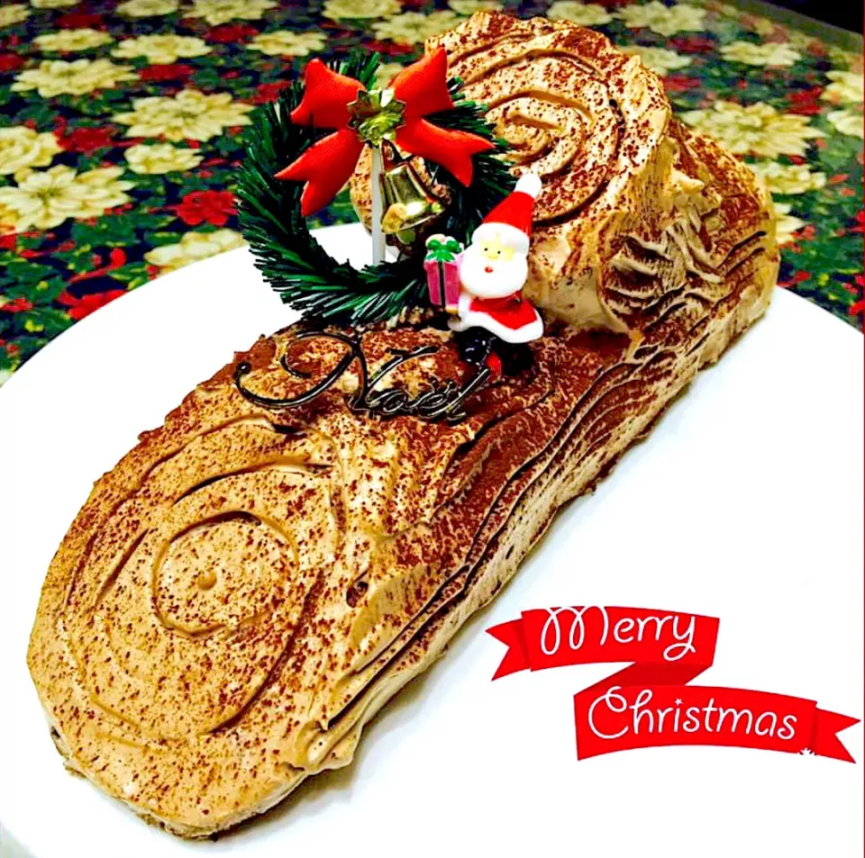 Snapdishの料理写真:Christmas Log Cake|Ronaさん