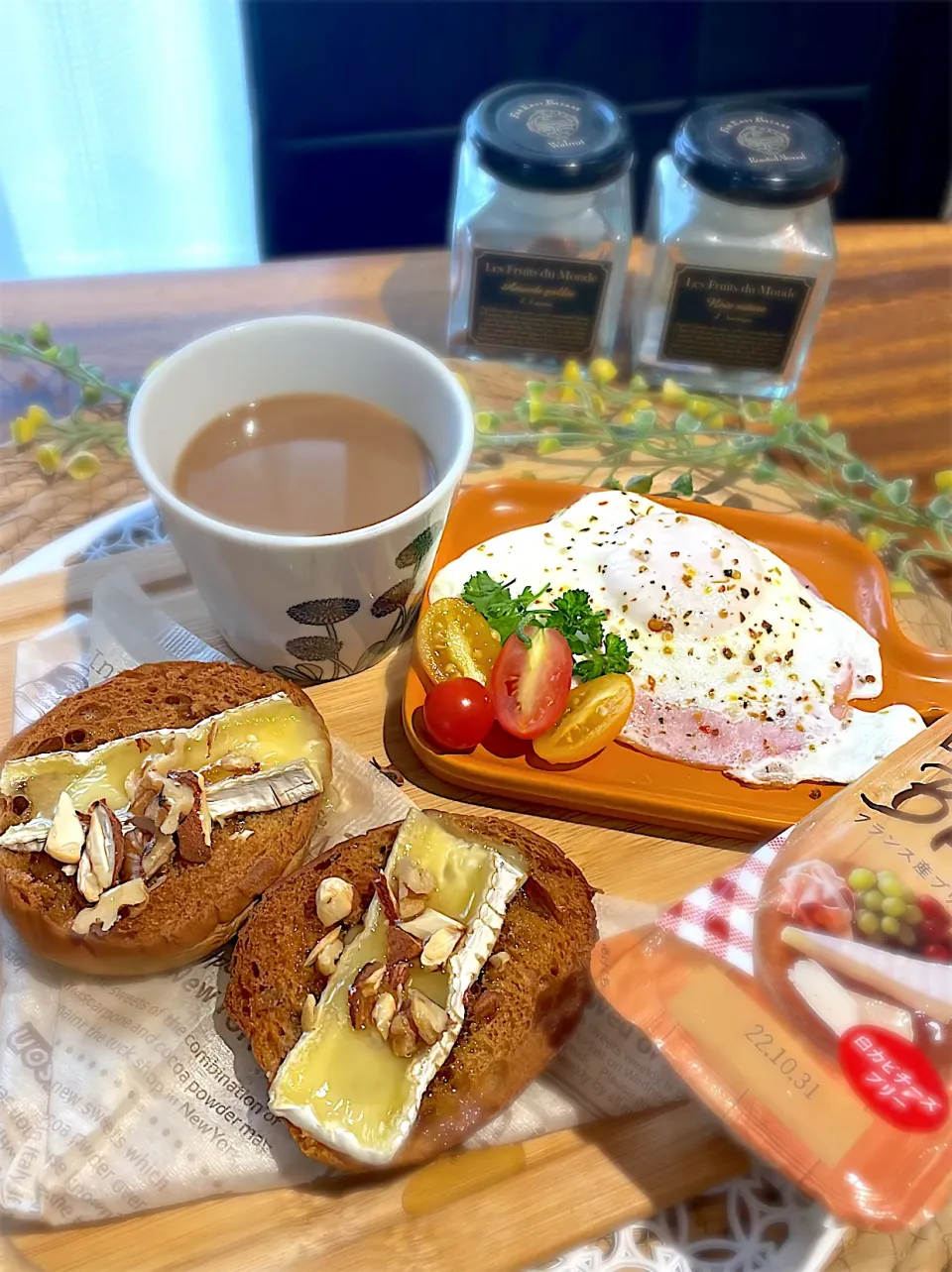 簡単朝食🥐ル・スティックブリーとナッツのパン|🌼はなちゃん🌼さん