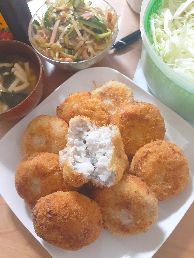 ☆夕飯☆里芋のコロッケ　１ヶ月ぶりに夫帰宅～長かった|ｼｮｺﾗさん