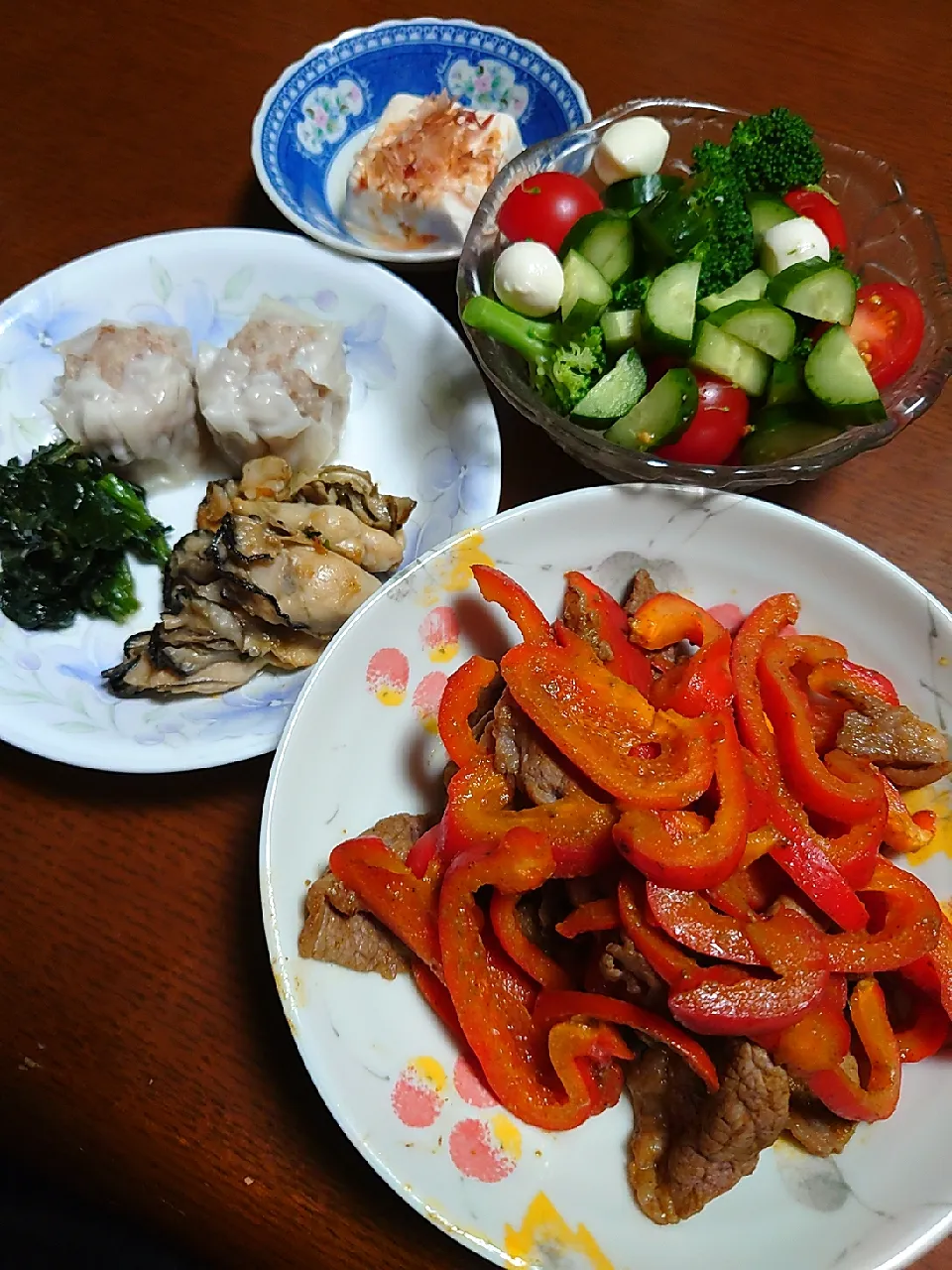 ぎゅうとパプリカなカレー炒め
牡蠣のバター炒め
サラダ
冷奴|ぱやさん