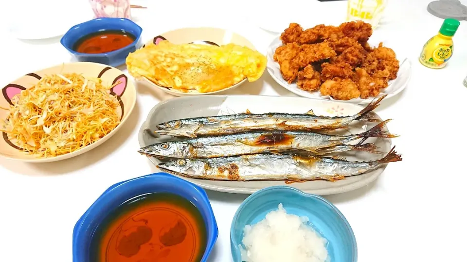 秋刀魚の塩焼き
とり天
卵焼き
パリパリサラダ|ぷるさんさん