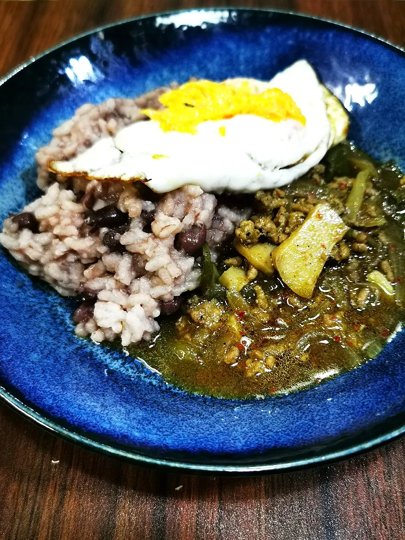 朝はカレー🍛👌グ〜です😺ゃあ😀|ペンギンさん