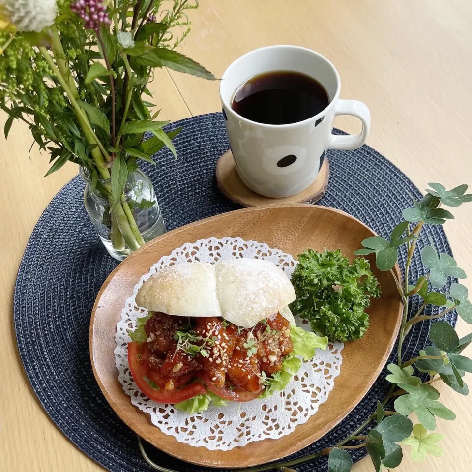 10/17❤︎ヤンニョムチキンサンド🌱✨|Makinsさん