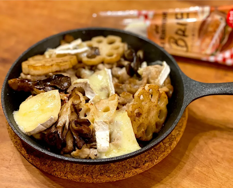 蓮根と舞茸、豚肉のチーズグリル☺︎|まめすけ。さん