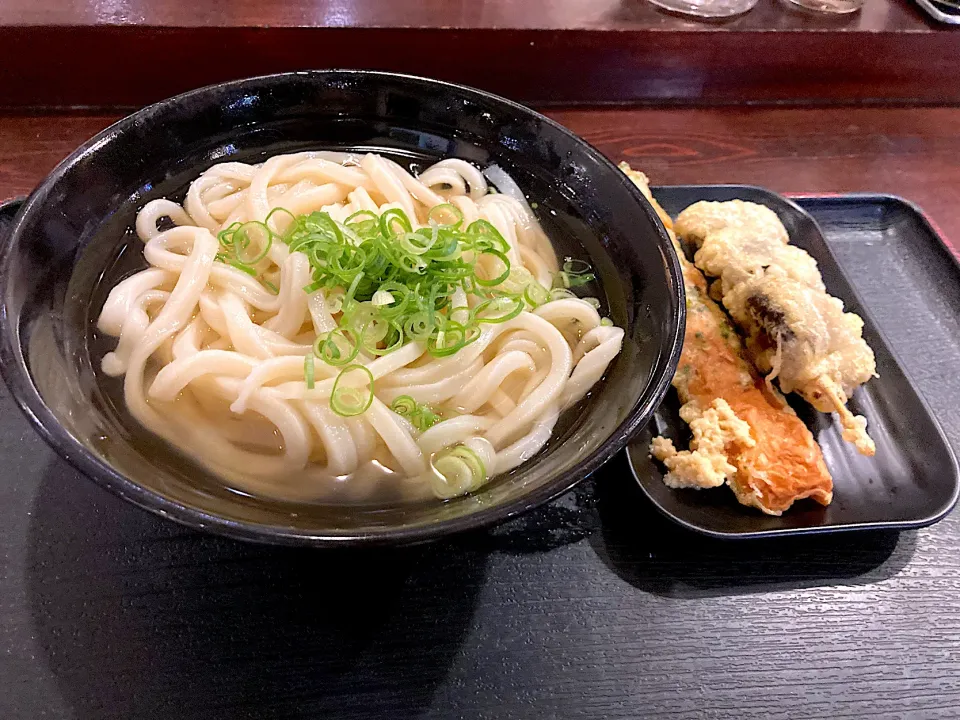 かけ中、椎茸、竹輪天@東京麺通団(新宿)|yoooochanさん