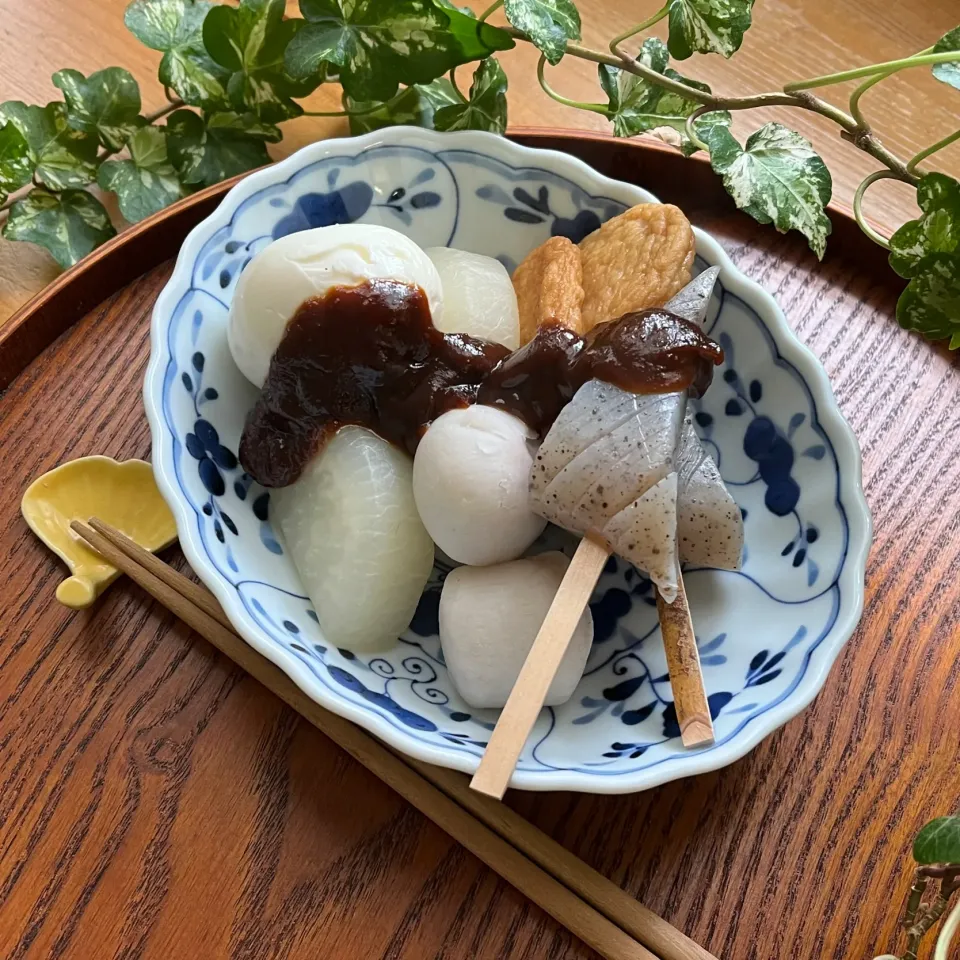 🍃うぅ〜っ寒いっ🥶💦外は8.6℃🌡 山には🏔初冠雪❄️そんな日の体の温め方。熱々 味噌田楽おでん🍢でハフハフ💨|Hollyさん