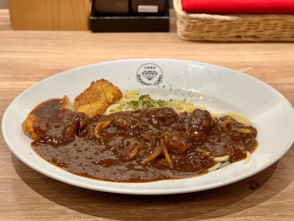 Snapdishの料理写真:ダイヤモンドカリー大阪国際空港店　ジューシーカツカレースパ|ddr3rdmixさん