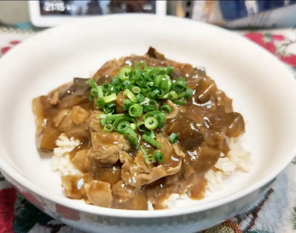 Snapdishの料理写真:昨夜の余り物丼。|Katsuraさん