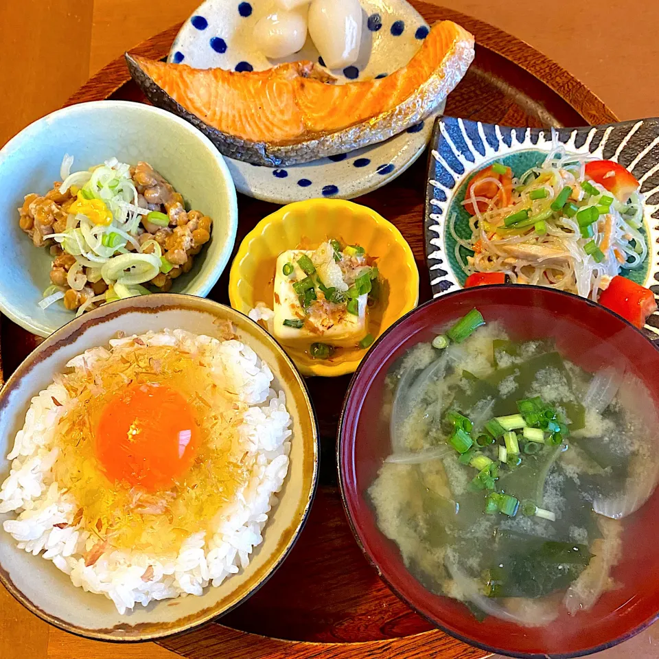 塩ふり鮭の朝定食|Hiromi Isonagaさん