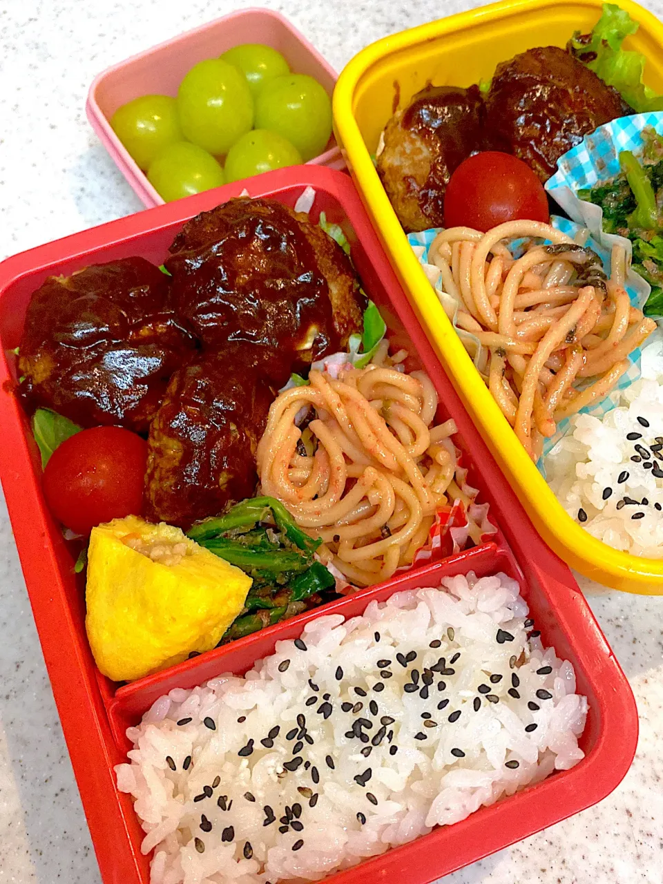 Snapdishの料理写真:ミニハンバーグ　弁当|asumamaさん