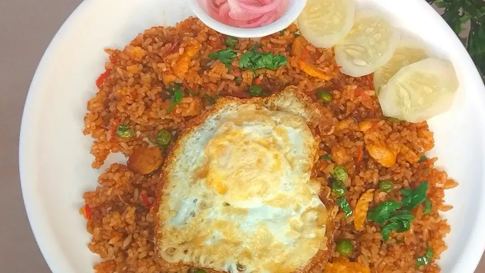 Snapdishの料理写真:Nasi goreng|Mrs.Tandoori Channelさん