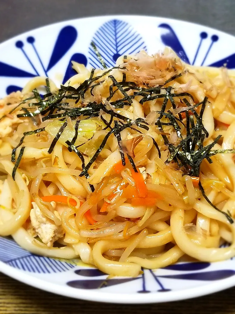 パパ作👨焼きうどん醤油味|ぱんだのままんさん