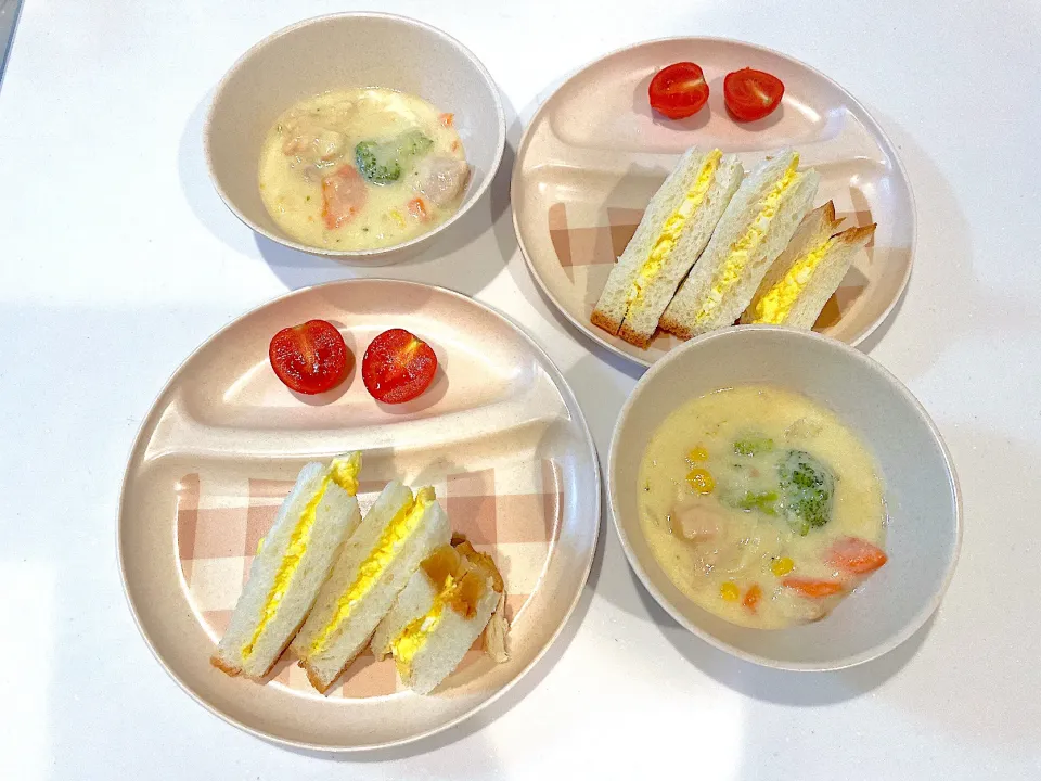 Snapdishの料理写真:〜息子達の晩ご飯　ホワイトシチュー　幼児食〜2022.10.19|yuuさん