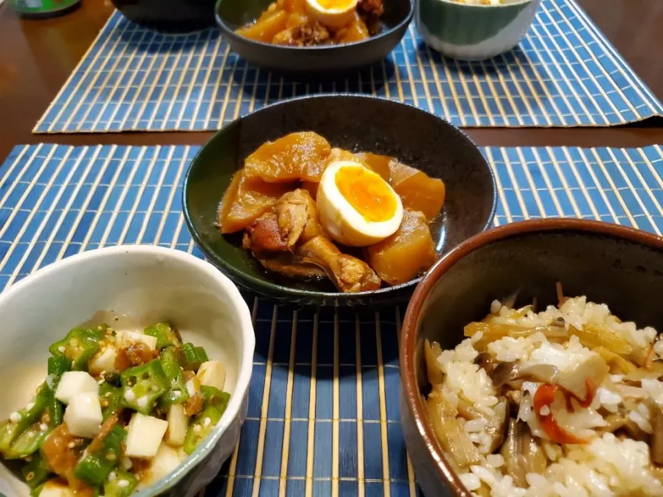 🐔手羽元と大根の煮物
長芋とオクラの鰹と梅肉合え
🍄キノコの炊き込みご飯(お義母さん作)|みよぱさん