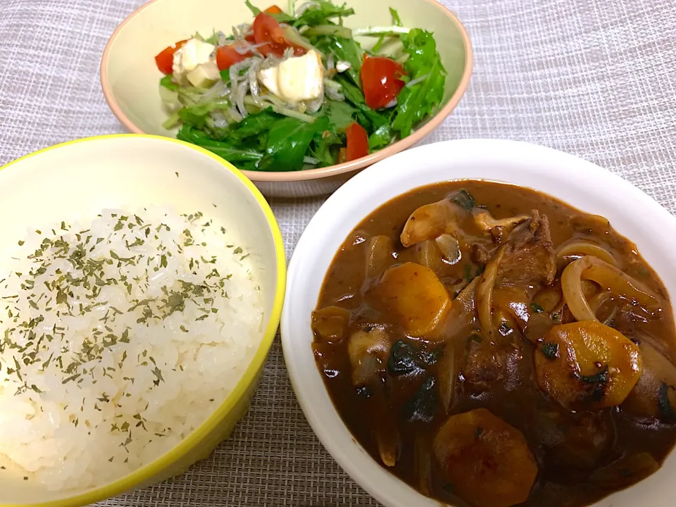 ブリー入ビーフシチューといつもの水菜サラダ🥗ゴージャス版|Hiroさん