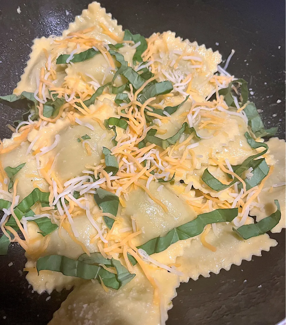 Ravioli - arugula parmeggiano ravioli|🌺IAnneさん