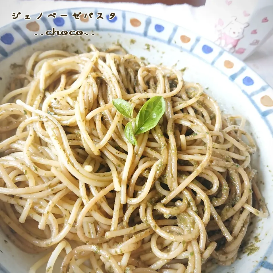 おうちのバジルを使って🌿🌿🌿
ジェノベーゼパスタ！|ちょこさん