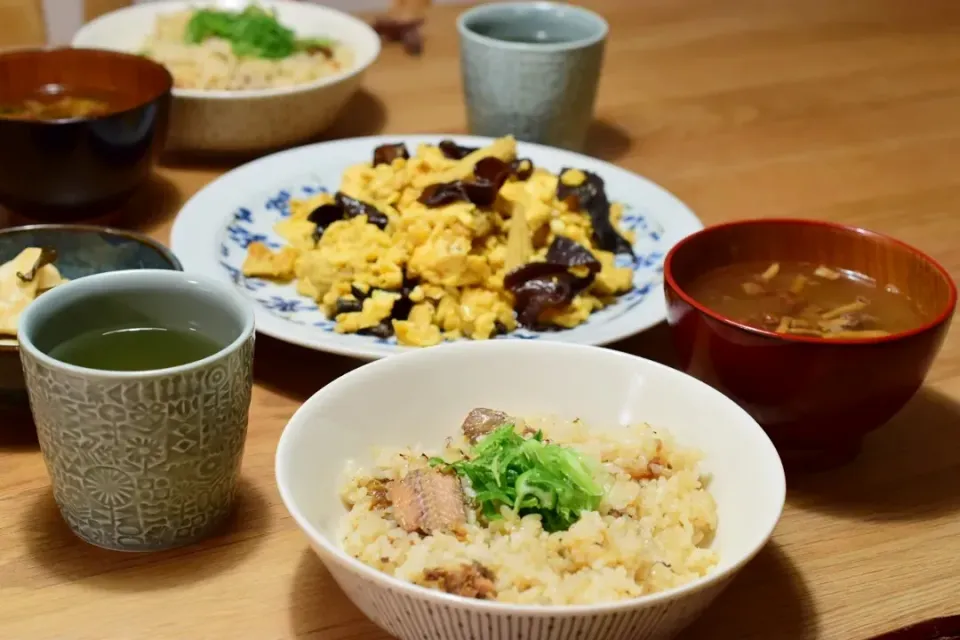 缶詰レシピ。サンマの味噌煮缶詰で炊き込みご飯|うにんぱすさん