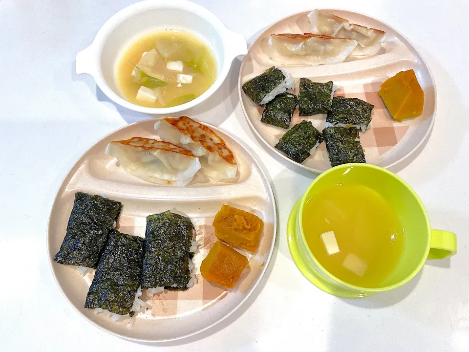 〜息子達の晩ご飯　餃子　幼児食〜2022.10.20|yuuさん