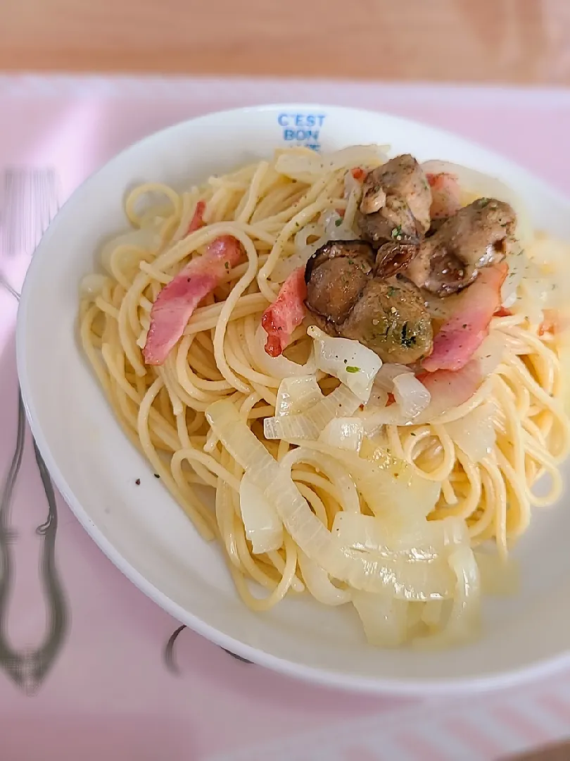 ベーコンと牡蠣のガーリックオイルパスタ🦪🍝|みぽりん♪さん