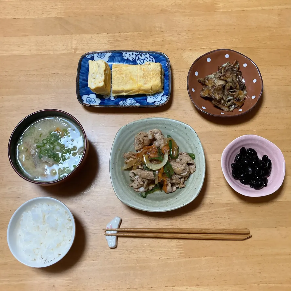 豚肉と野菜の味噌炒め🥕🥬🥢|ちゃみこさん