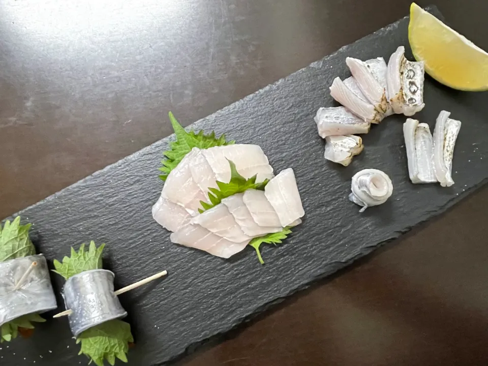 Snapdishの料理写真:太刀魚のお刺身|mikkoroさん