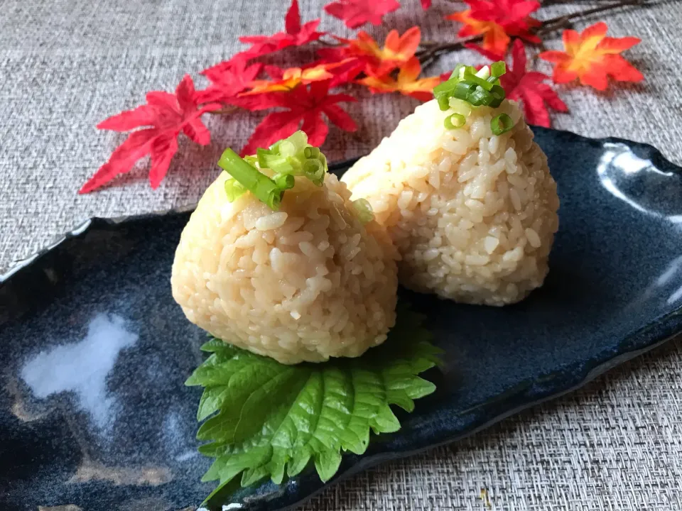 さくらごはんおにぎり🍙|まなまな♡さん