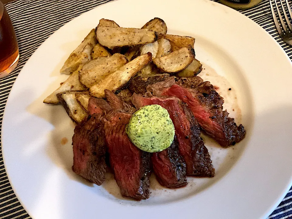 牛肉ステーキ🥩🥩🥩里芋のフリット|ゴンさん