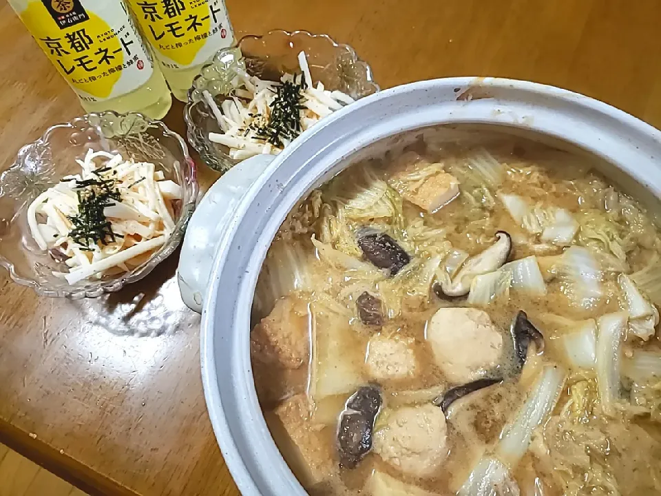 鶏団子椎茸白菜厚揚げの味噌鍋|aiさん