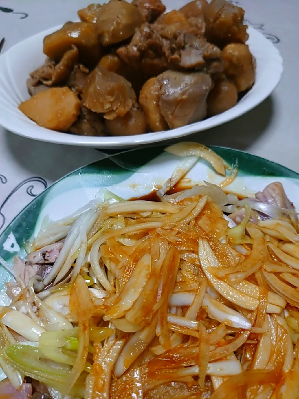 ハマチのたたきと里芋・鶏肉・玉こんにゃくの煮物|オーリーさん