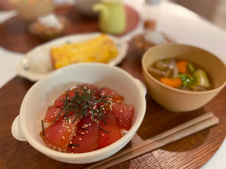 海苔たっぷりの漬けまぐろ丼|はる꒰(๑´•.̫ • `๑)꒱さん