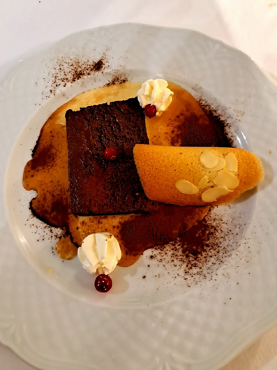 Snapdishの料理写真:Marquise au chocolat et crème anglaise|LaVieilleAubergeさん