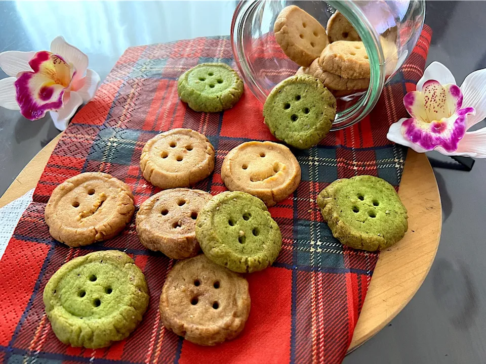 ボタンクッキー🍪ニコちゃんど〰こだ🤗|noeさん