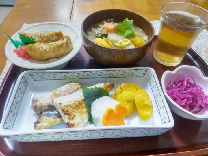 焼き魚(ホッケ)定食|よもむぎさん