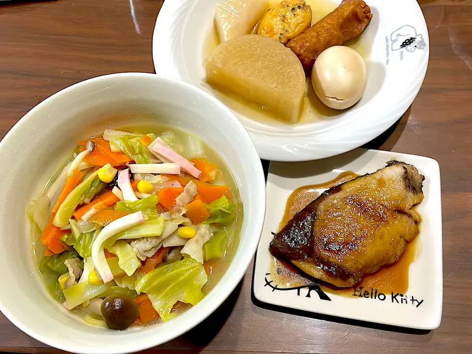 残り物総ざらえ　ちゃんぽん鍋の残りでちゃんぽん麺　鰤の照り焼き　おでんの残り|おさむん17さん